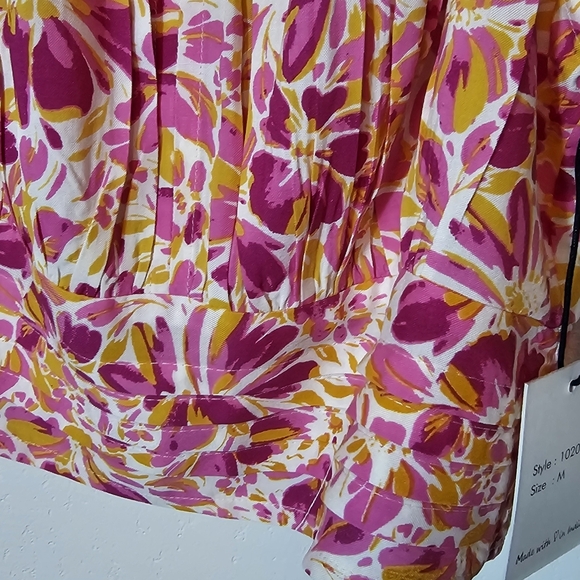 Japna Floral Open Back Halter Crop Top Women's Size Medium NWT - Picture 7 of 8